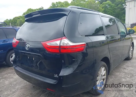 2017 Toyota Sienna Le 7 Passenger z USA, uszkodzony, nr VIN 5TDJZ3DC5HS160965